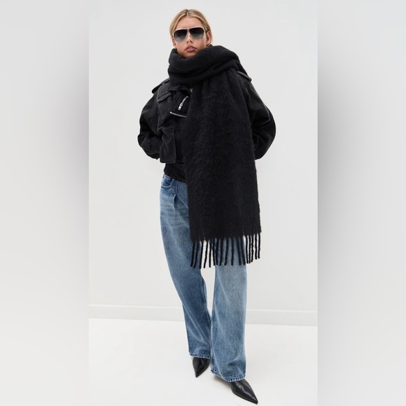 NWT STEVE MADDEN Oversized Black Chunky Scarf - Picture 6 of 13